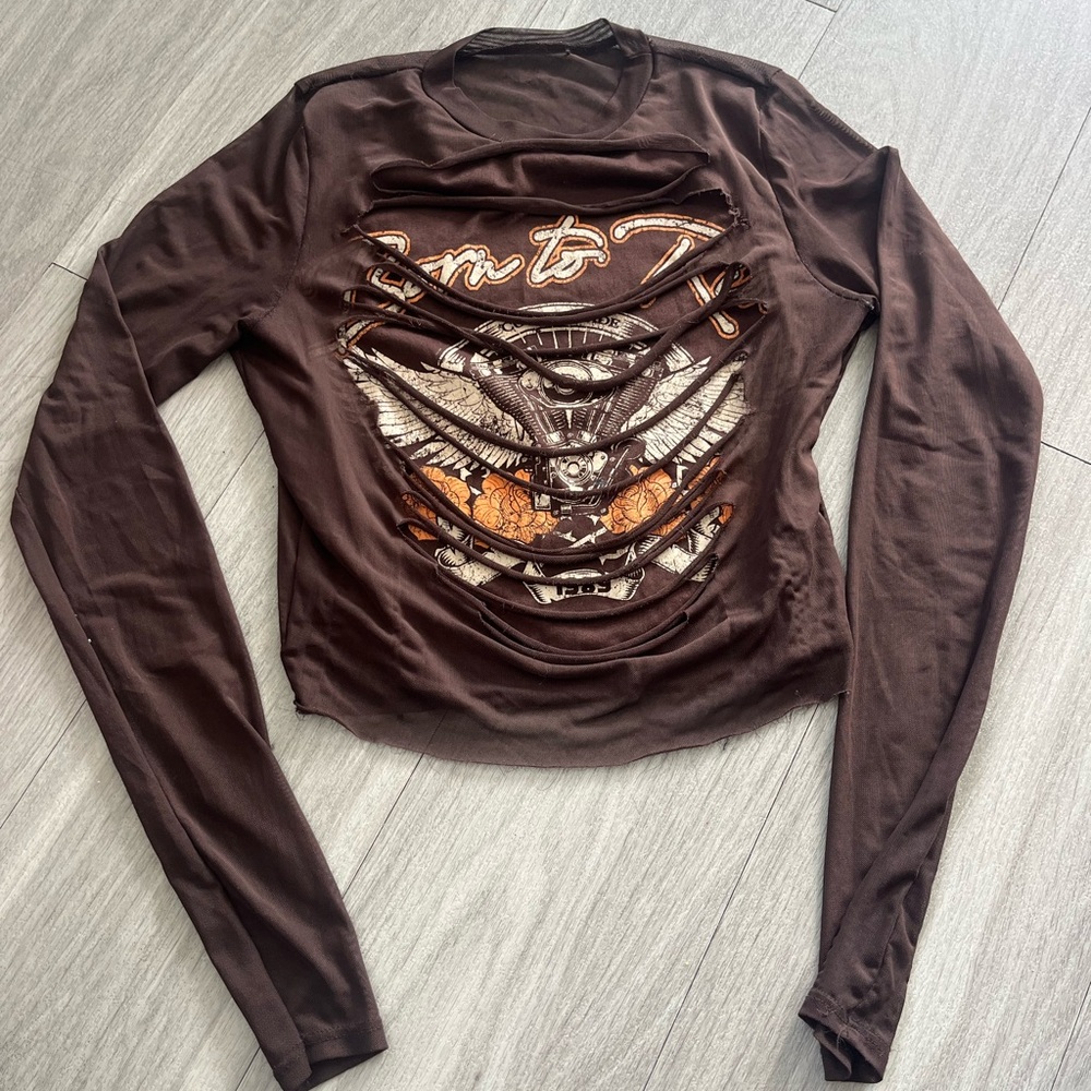 PrettyLittleThing Chocolate Graphic Cutout Top